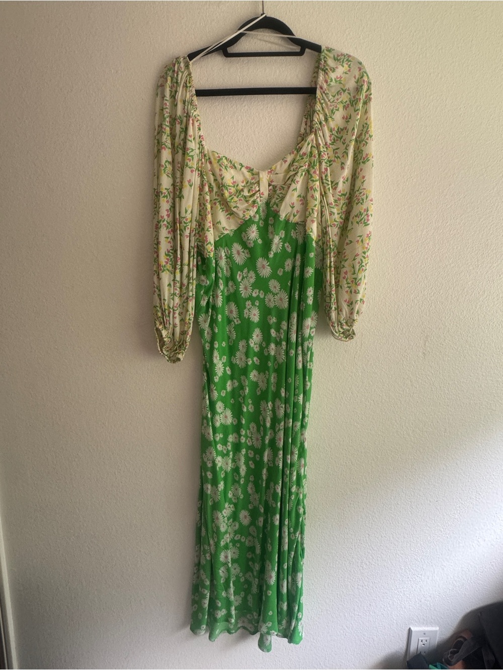 RIXO Green and Cream Floral Long-Sleeve Maxi Dress - Picture 5 of 5